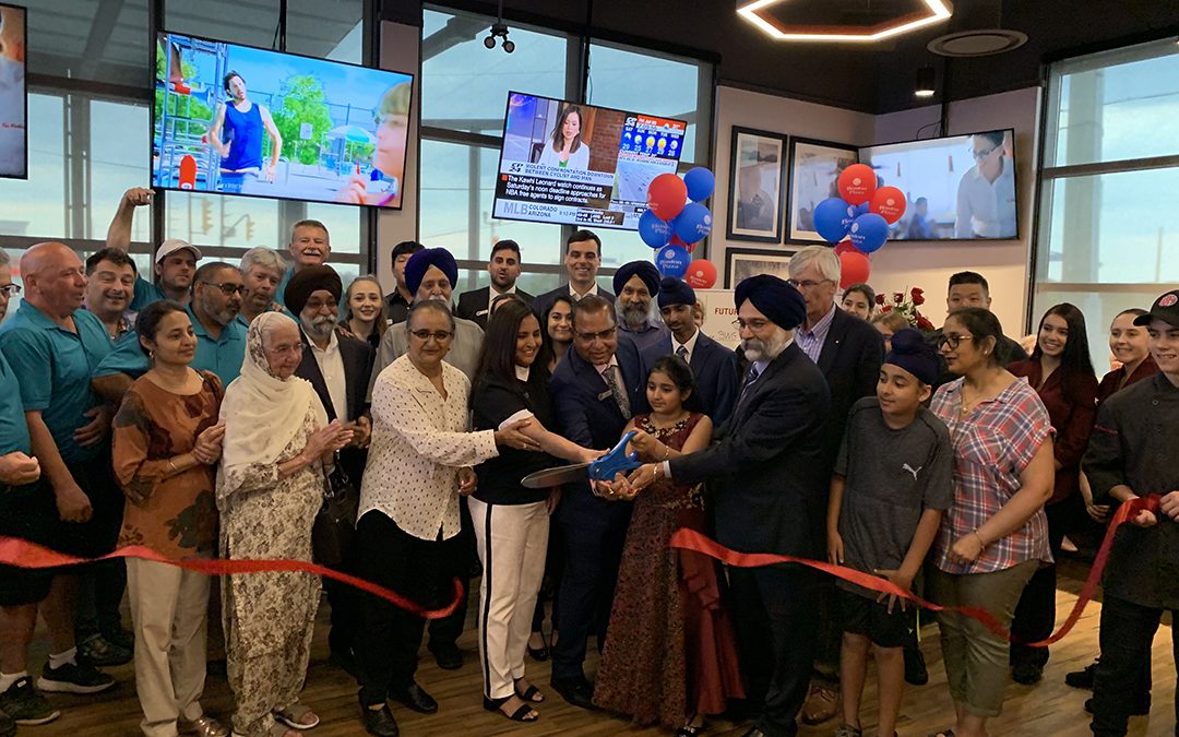 Boston Pizza Opens in Style!